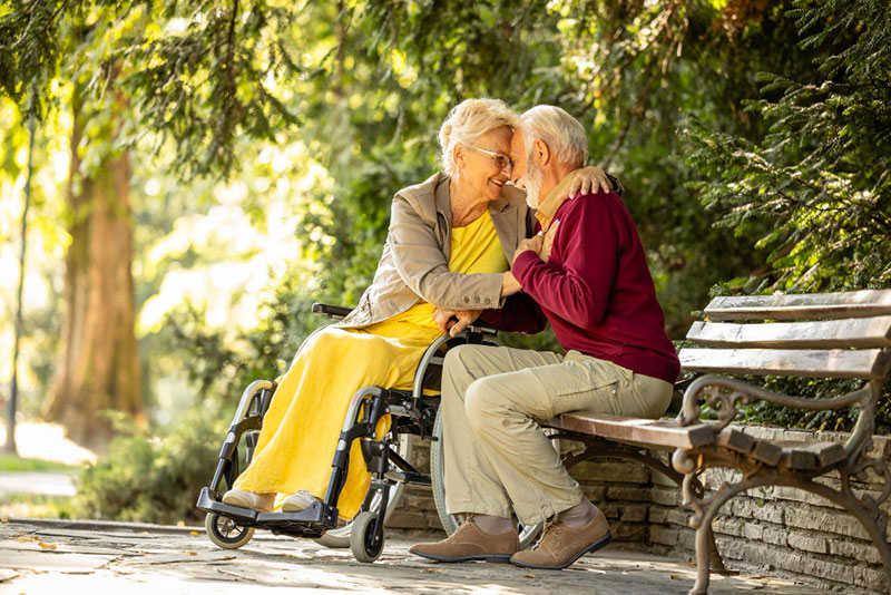 Свободни места в домове за стари хора - прием и настаняване